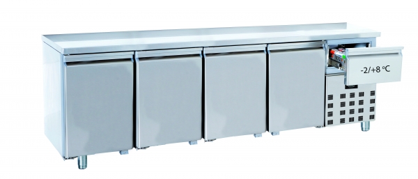 Kühltisch, 4 Türen, Nutzinhalt 632ltr., 2330x700x850